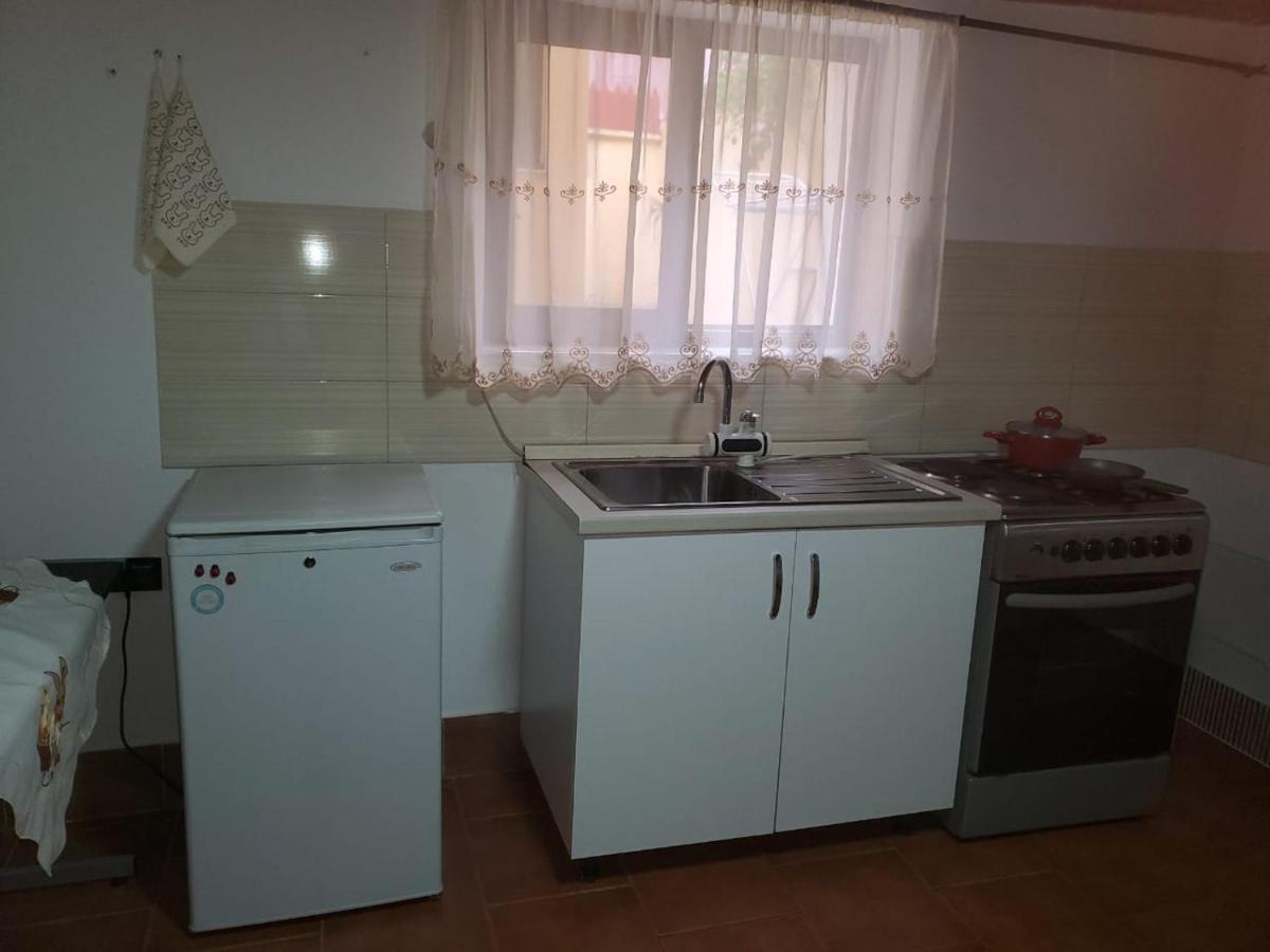 Tirana Traditional Home Экстерьер фото